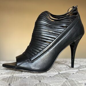 L.A.M.B. By Gwen Stefani Black Leather Stiletto Heel Sandals Women 9 Strappy